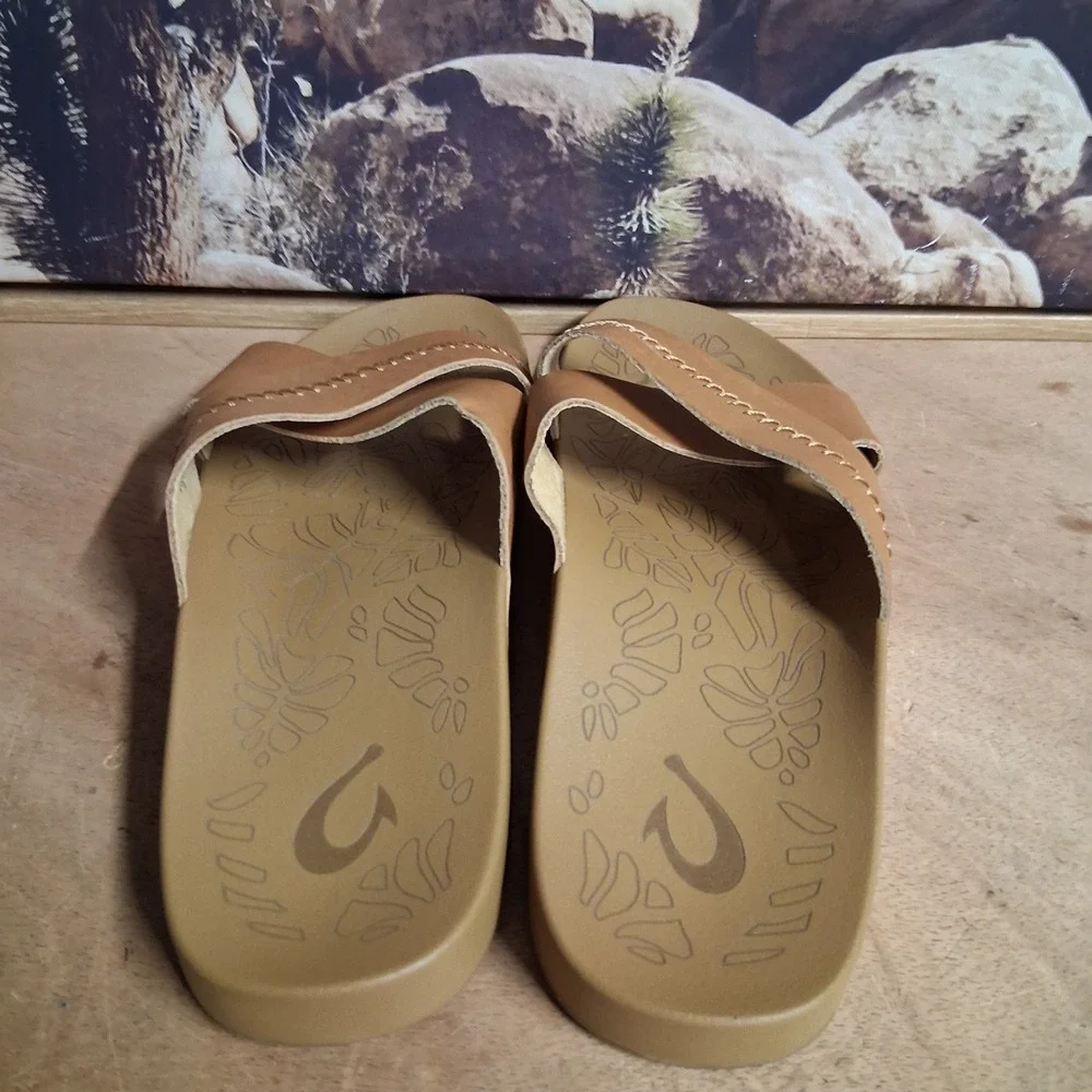 Olukai Mahana Tan Leather Crisscross Slide Sandals Womens Size 9 Coastal Casual